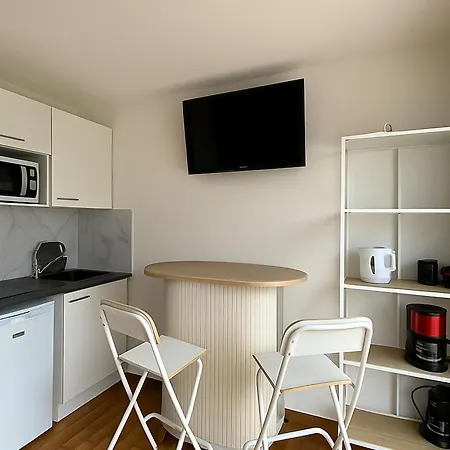 Cosy A Saint-cyprien Avec Climatisation Et Parking - Fr-1-732-102